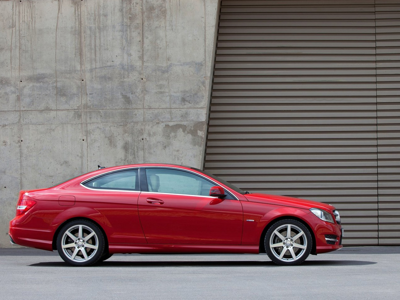 Illustration for article titled Would You Rather Own: Manual Transmission vs. RWD Edition (Op. 2)